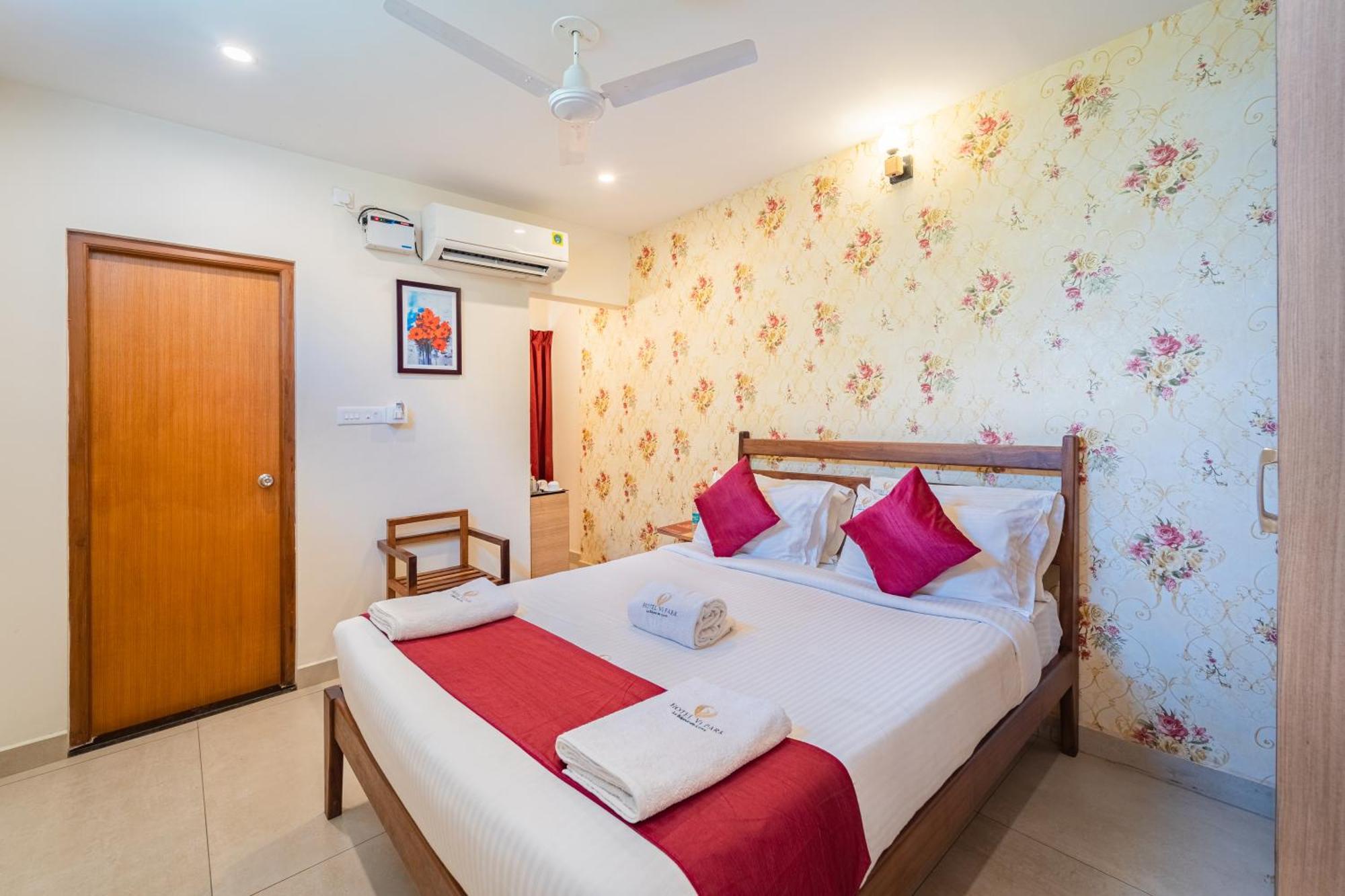 Hotel VI Park - City Centre Pondicherry Exteriör bild