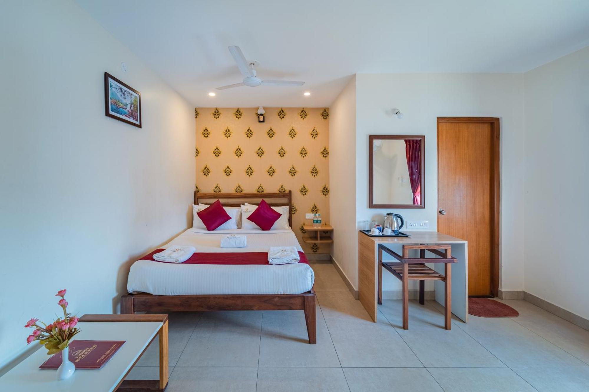 Hotel VI Park - City Centre Pondicherry Exteriör bild