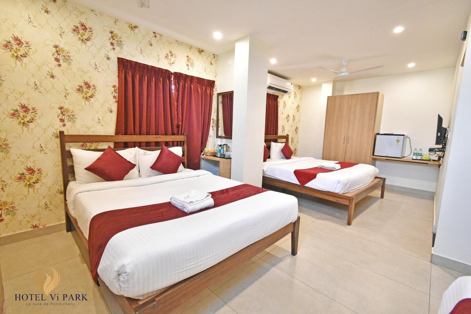 Hotel VI Park - City Centre Pondicherry Exteriör bild