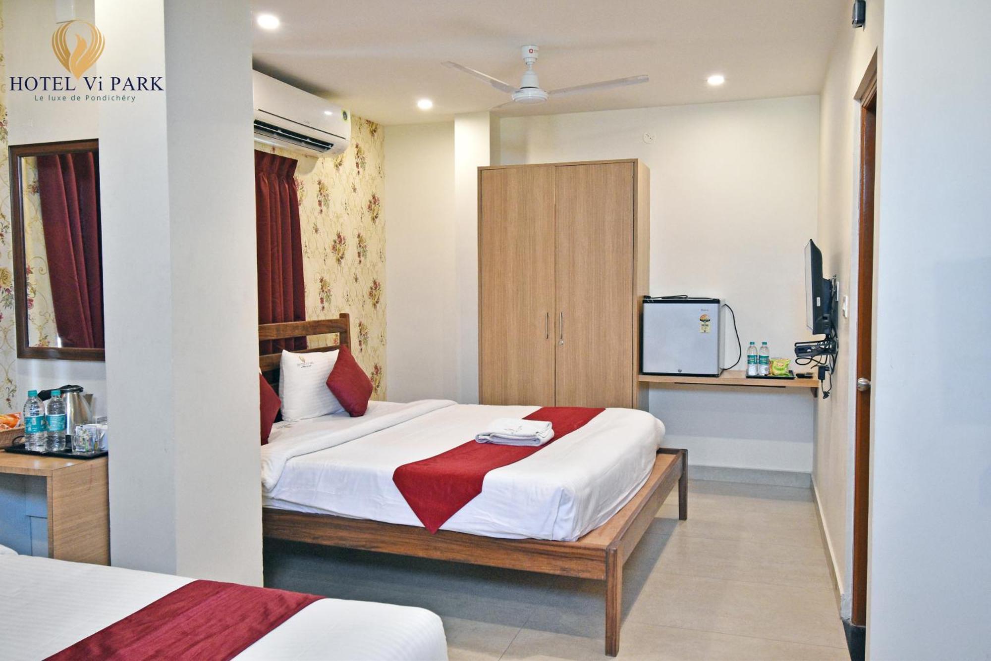 Hotel VI Park - City Centre Pondicherry Exteriör bild